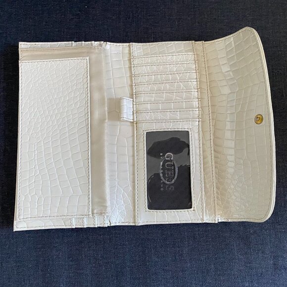 GUESS Logo Large Women Men Wallet Pristine Condition - Picture 3 of 5